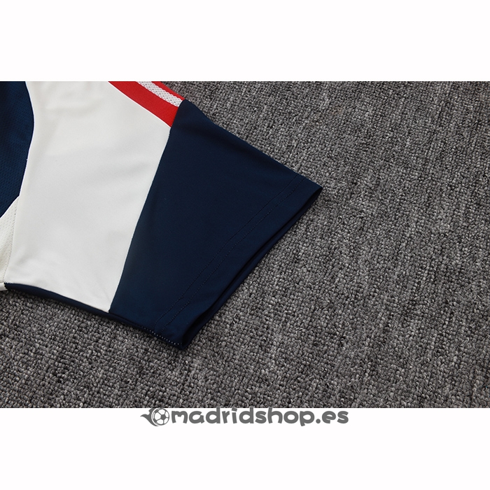 Chandal del Bayern Munich Manga Corta 26-27 Crema - Pantalon Corto